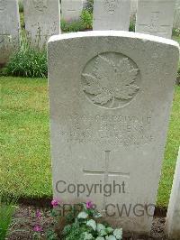 Etaples Military Cemetery - Burgess, Cecil James